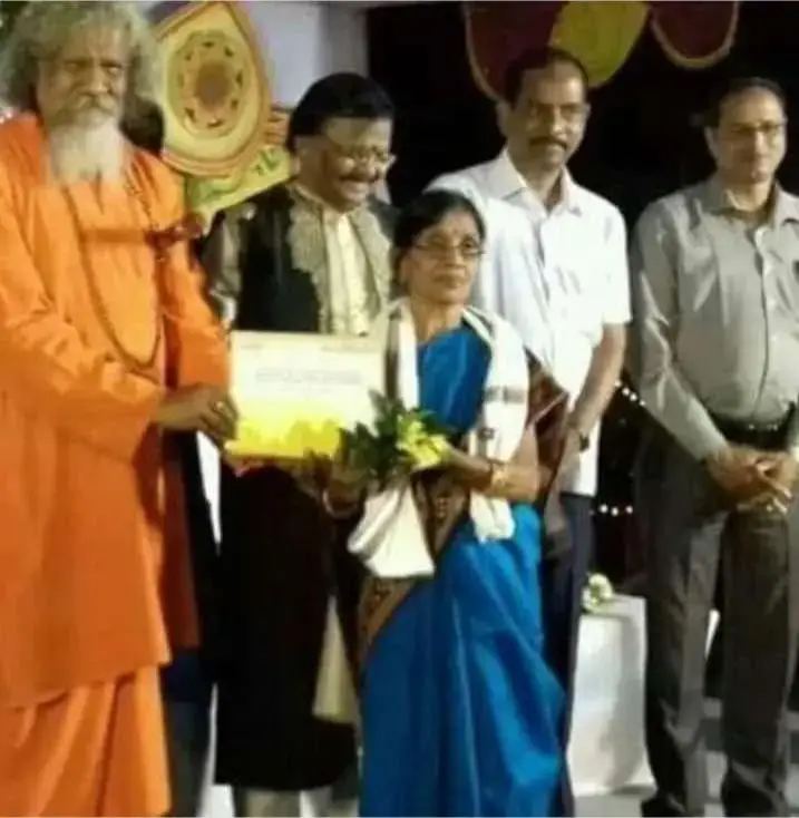 Basanta Kumari Samanta felicitated by the Odisha Lalit Kala Akademi